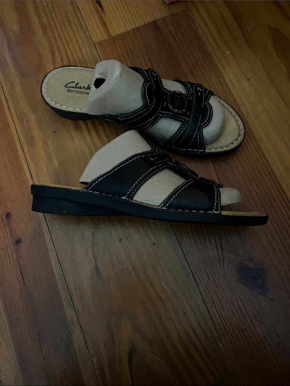 Ladies size 10 Clark slip on sandals - Picture 2 of 4